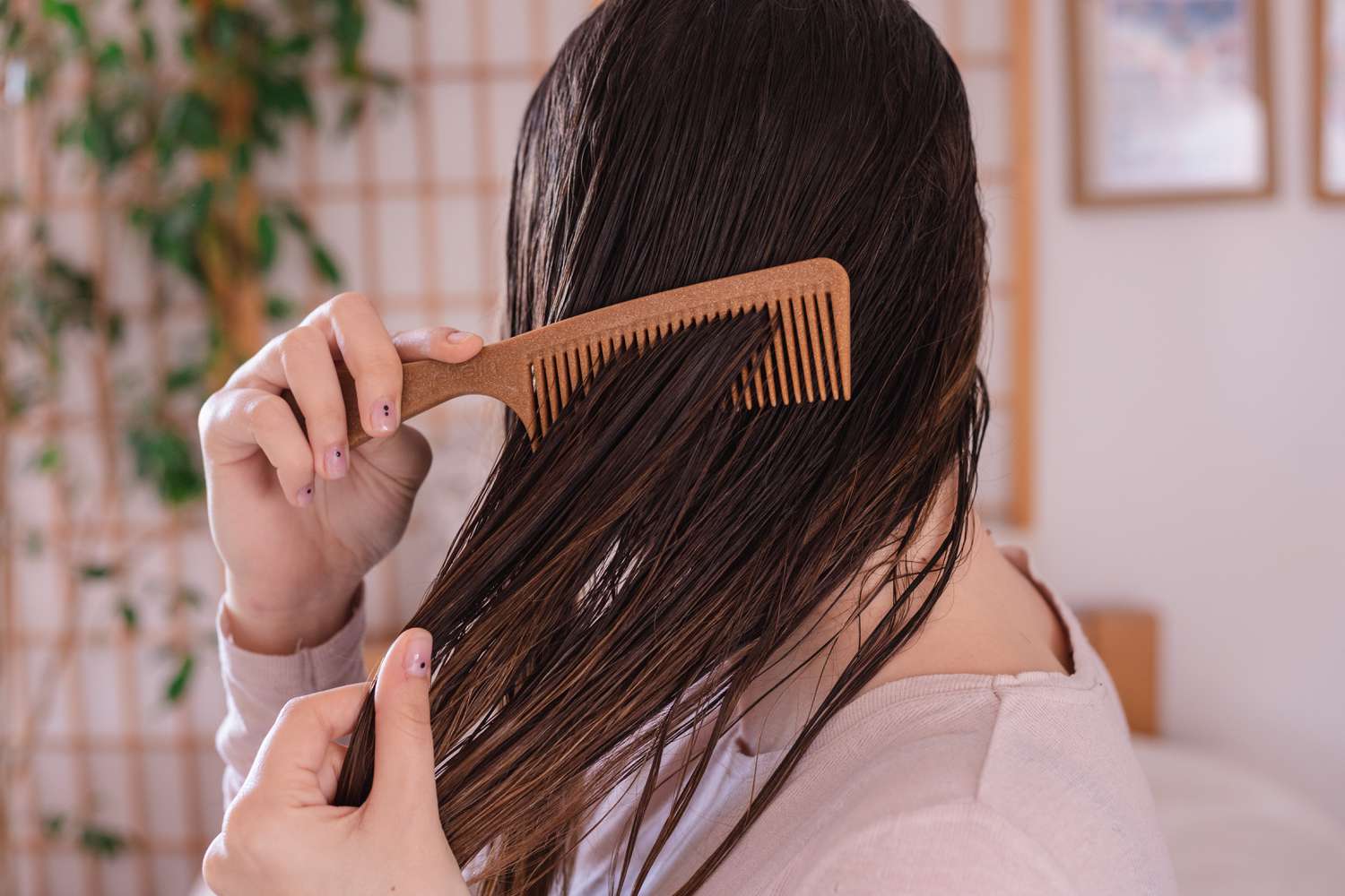 Strategies to Straighten Your Hair Naturally at Dwelling